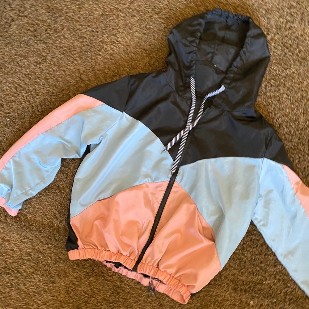 Low cropped, multicolored, windbreaker